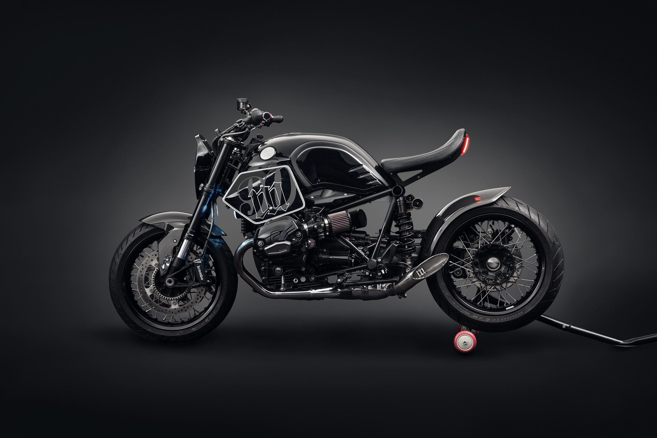 MG 原本多專注於復古風格的改裝，但這次決定改變路線，讓成品更偏向Streetfighter 類型