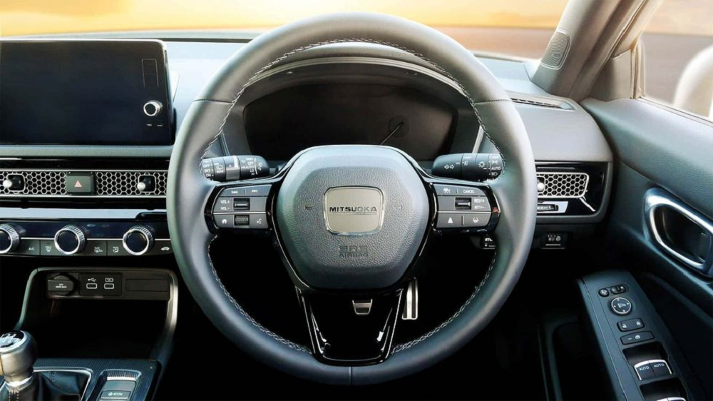 內裝部分大多採用了和現行的11代Honda Civic相同的配置