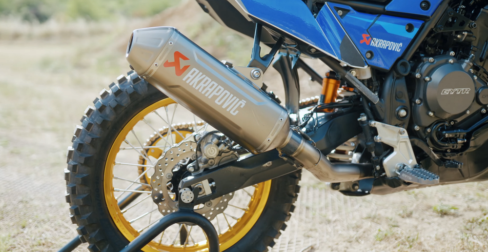 排氣管部分使用的是Akrapovic排氣管