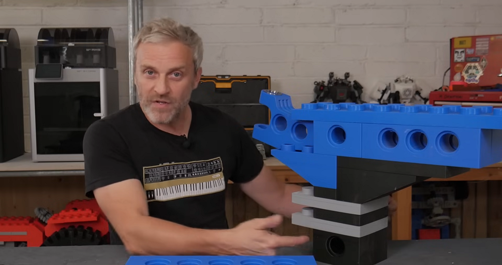 透過3D列印製作車身之外,為了穩固車身他還是用上了其他方式避免車輛解體