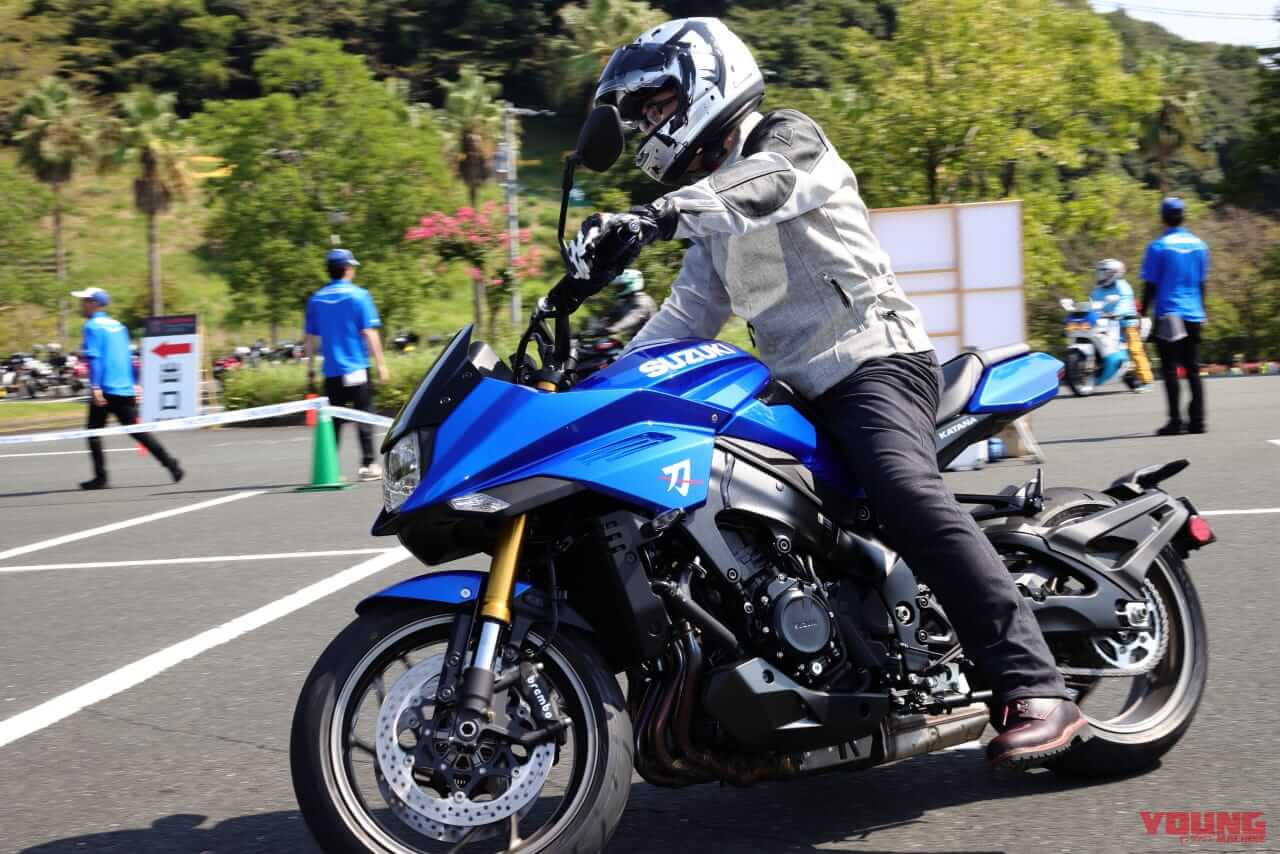 這次的活動當中,Suzuki執行長鈴木俊宏先生騎著首次亮相的寶藍色Suzuki Katana登場