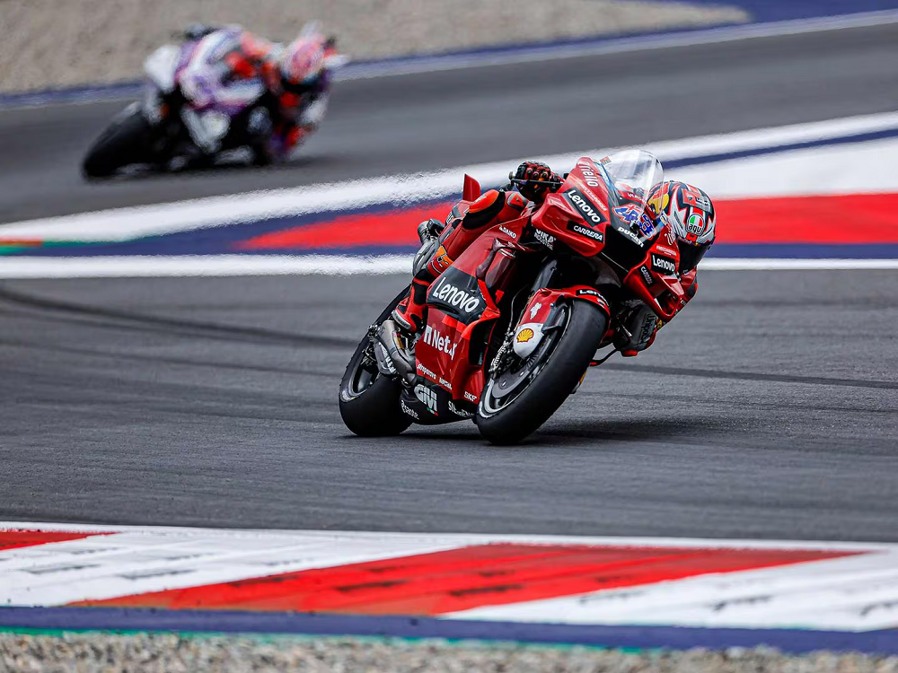 Ducati 2021賽季在車輛上導入了下導流的設計，成功吸引了不少車廠效仿