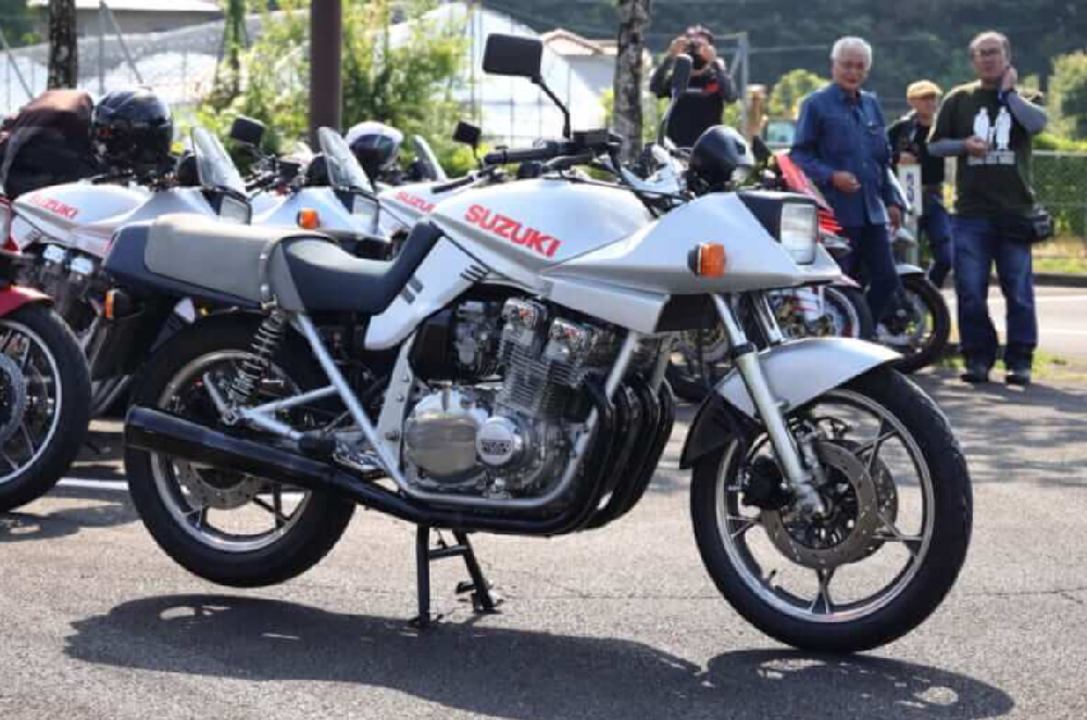 Suzuki日前舉辦了大會師活動,帶來了2025年式的兩款新塗裝