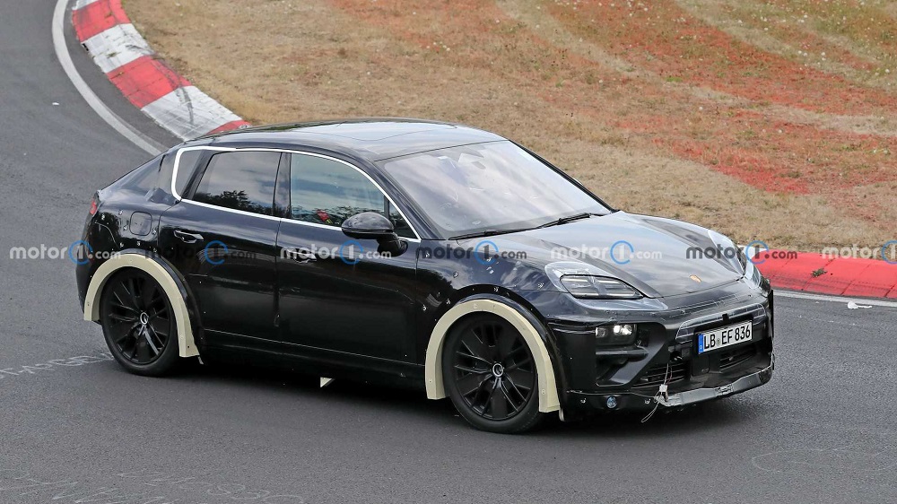 最近,外媒在紐柏林賽道上捕捉到了電動版本Porsche Macan的身影