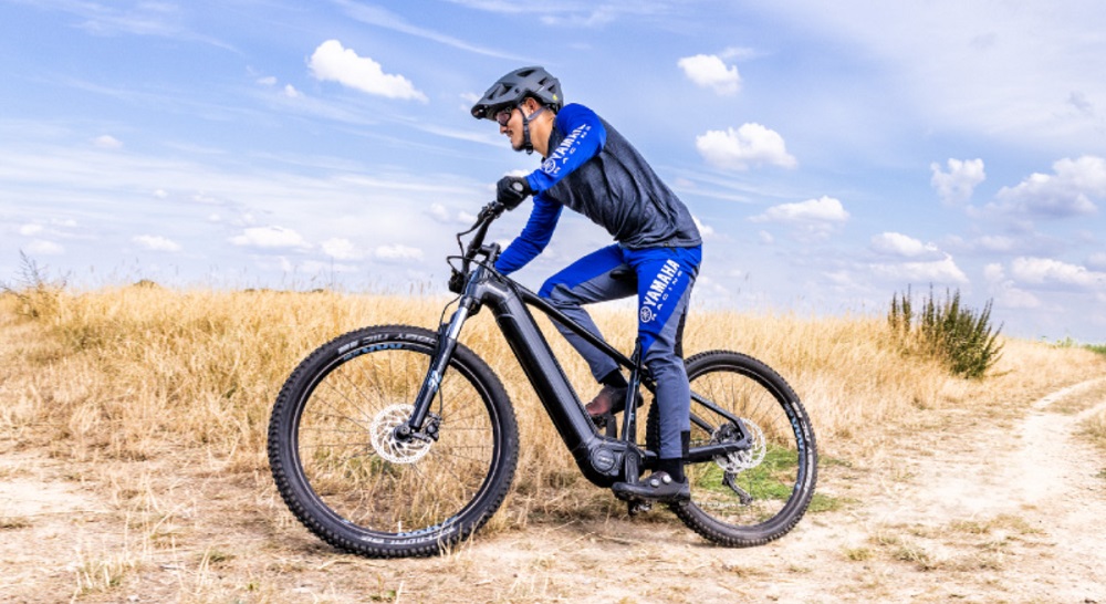 為了降低碳排,Yamaha大成本的將產地直接移到歐洲,減少碳排放之外也縮短產品交期