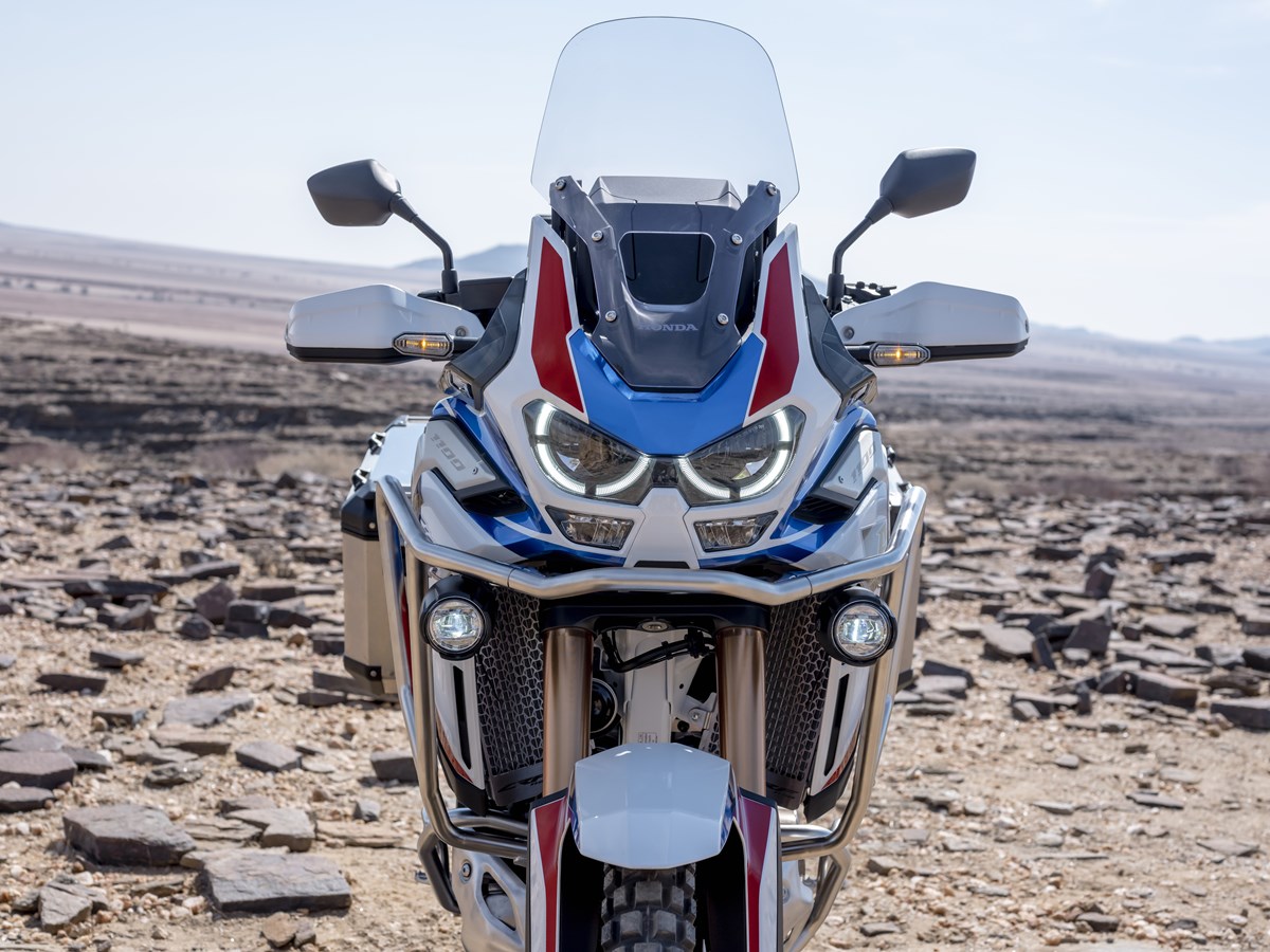 Africa twin Adventure Sports在整流罩部分比起一般版更寬大,油箱也換上24.8L的容量