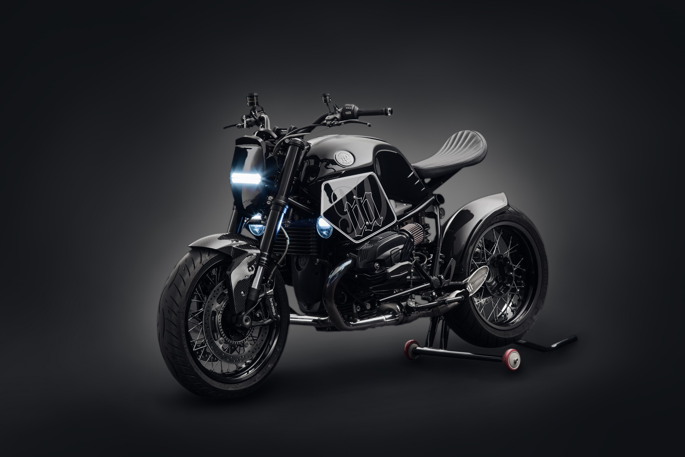 這輛由BMW R nineT 改裝而來的Dark Fighter 是北京MANDRILL GARAGE 的最新作品