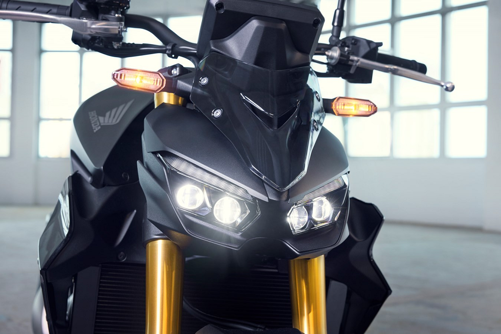 CB1000 Hornet SP採用了全LED的燈具
