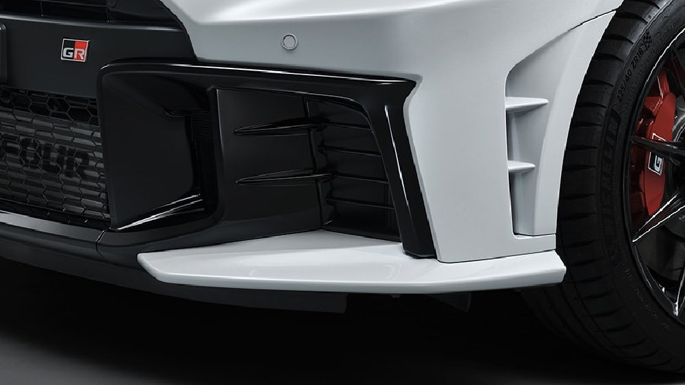 車頭、車側、車尾多了許多進氣孔