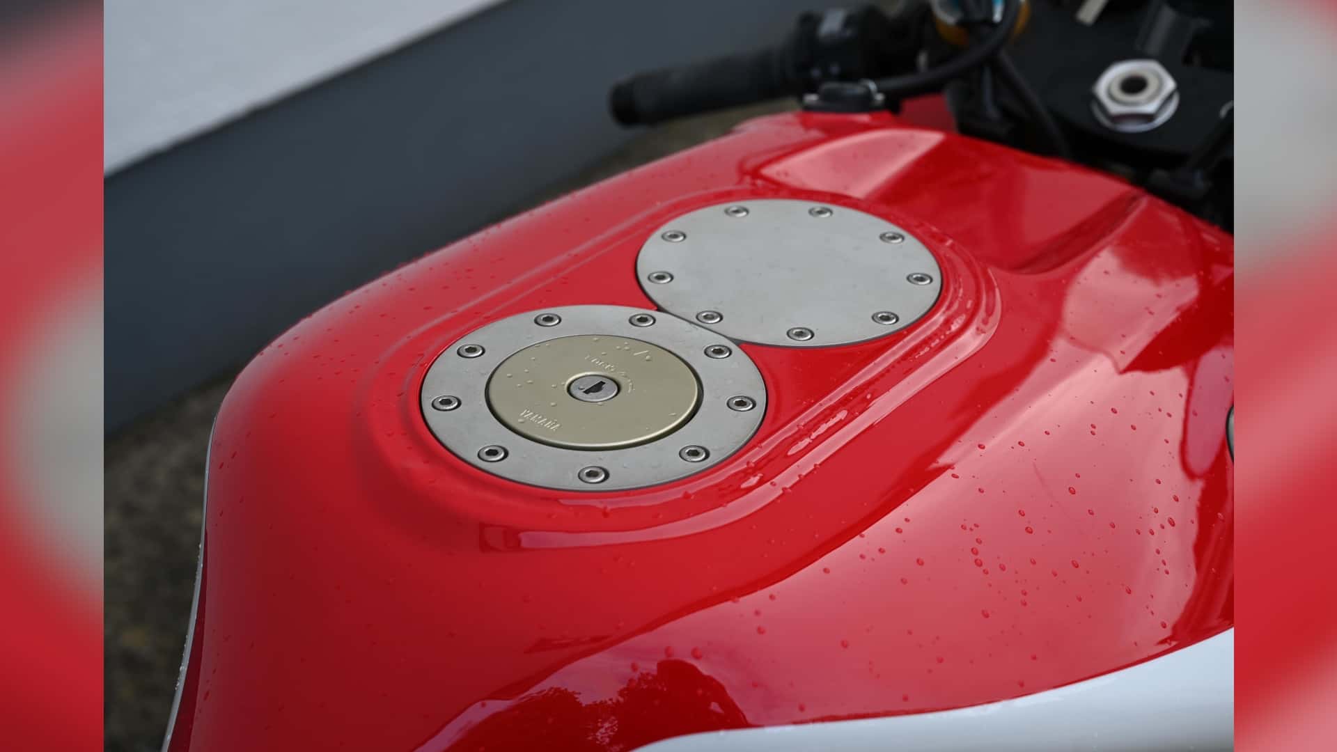 為了耐久賽事而設計的油箱，展現YZF-R7 OW02的賽事化設計思維