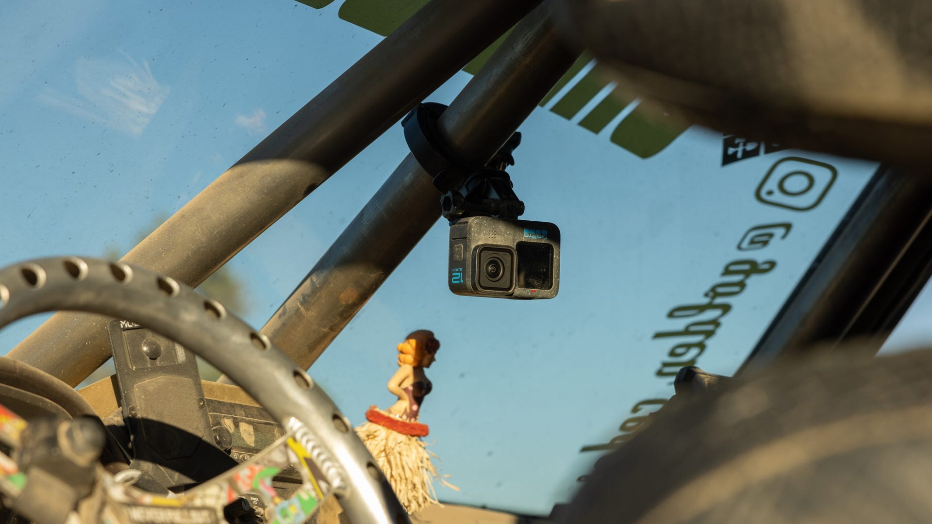 未來或許在安全帽中，就有內建GoPro的機會