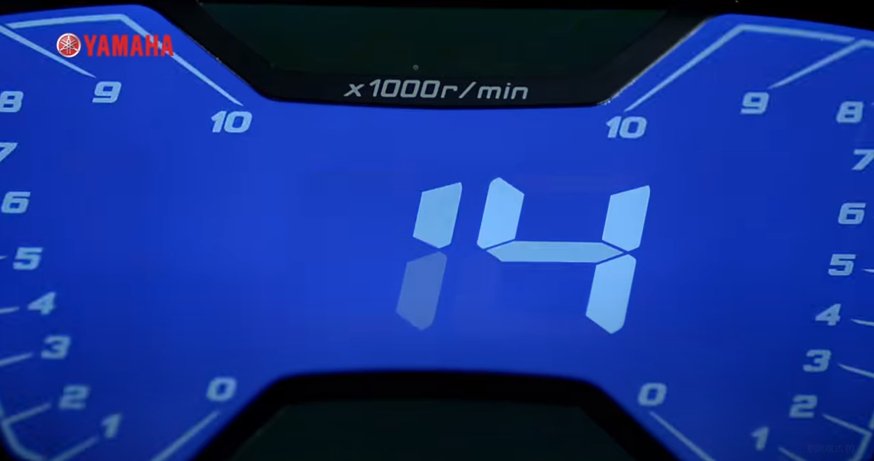 左右對稱的轉速表有些怪異,不過實車或許會有所不同