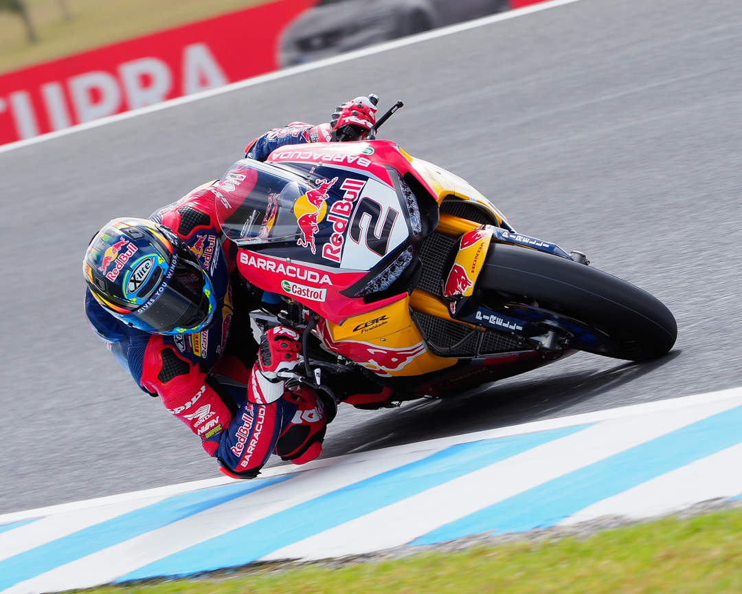 來自WSBK的Leon Camier將與中上貴晶以及高橋巧兩位日本車手,搭擋出賽鈴鹿八耐