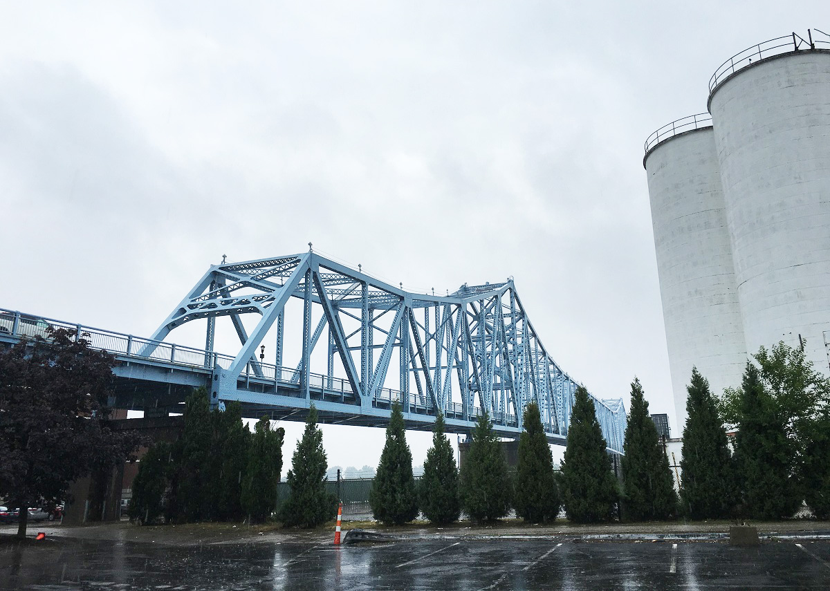 Owensboro的知名跨州大橋。