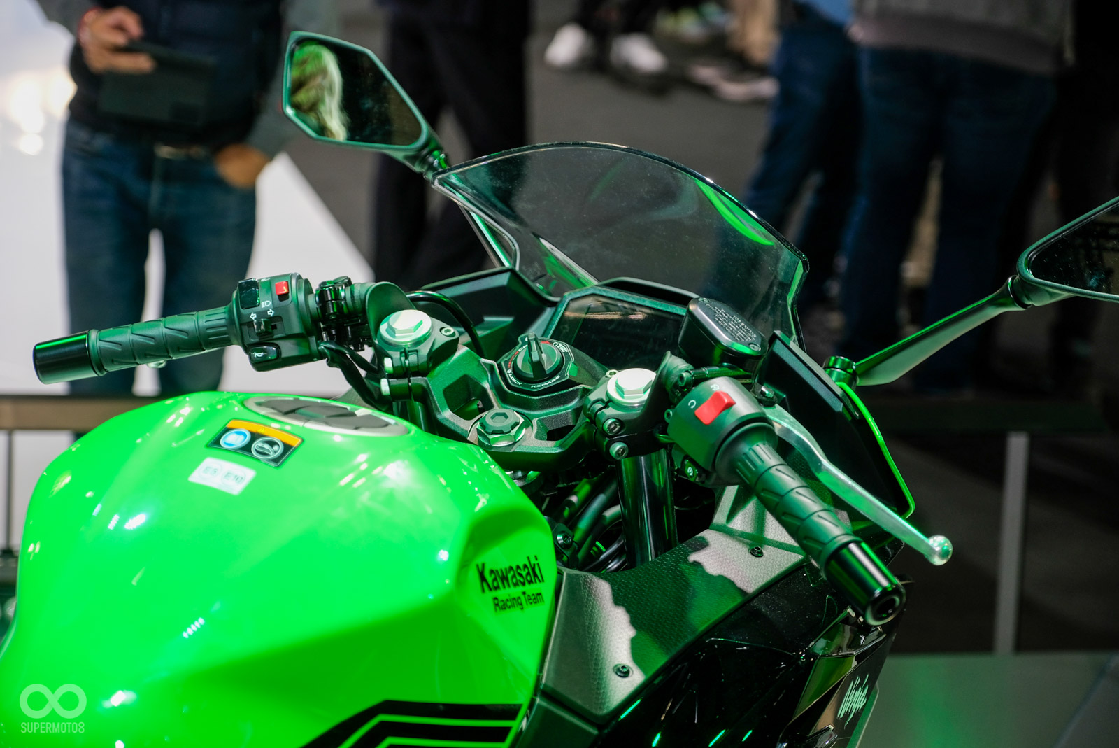 Ninja500SE額外升級TFT全彩儀表與KEYLESS兩項配備