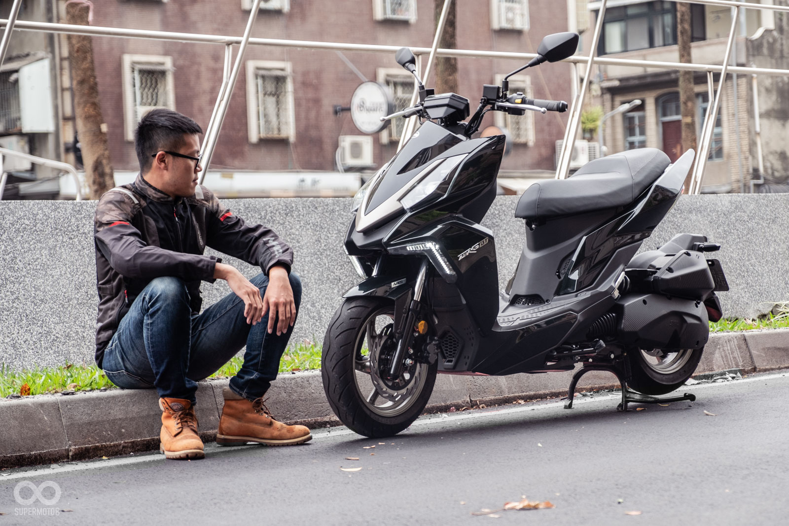 DRG 158真的是一台辨識度極高的車款，試駕的途中只要一停下車，馬上就會被好奇的路人搭訕詢問