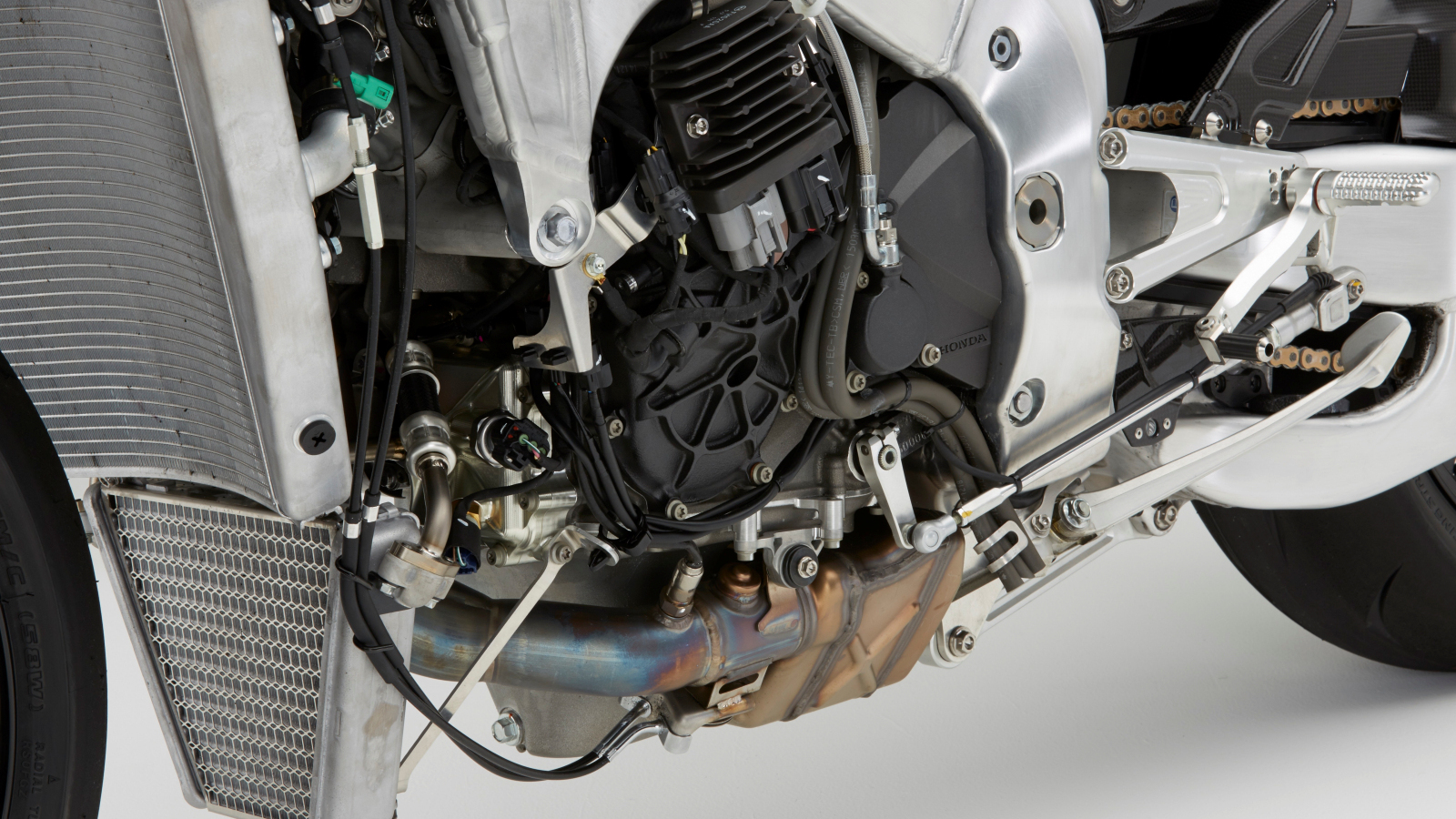 V4的建造成本相當高昂