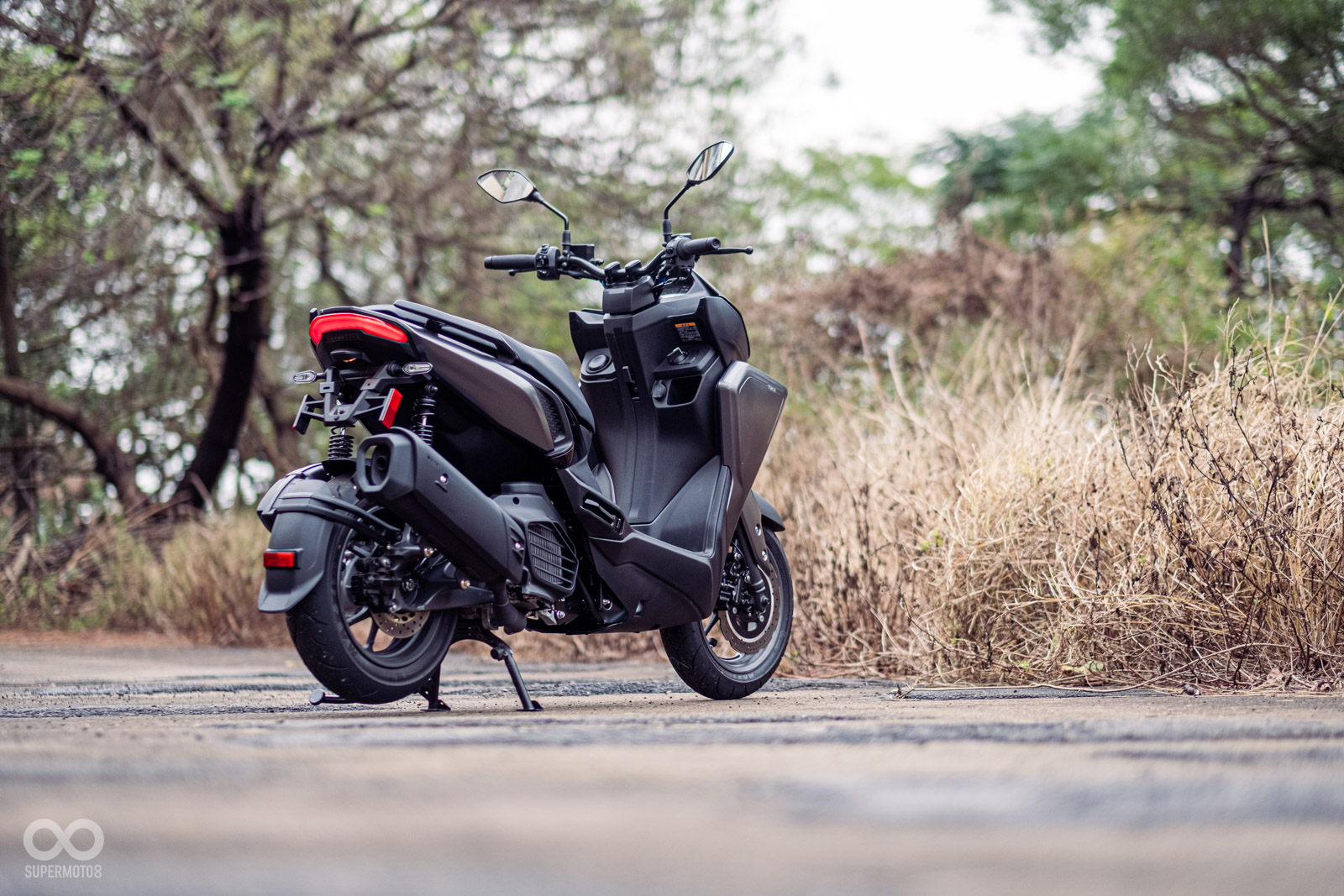 YAMAHA AUGUR後方採用更為舒適取向的雙槍後避震系統