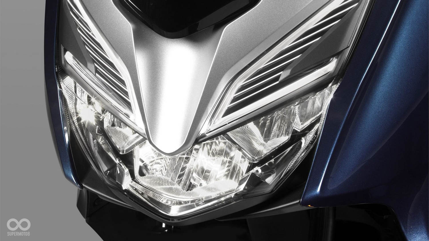 全車燈源都改以LED取代，日行燈造型與HONDA的翅膀logo相互呼應