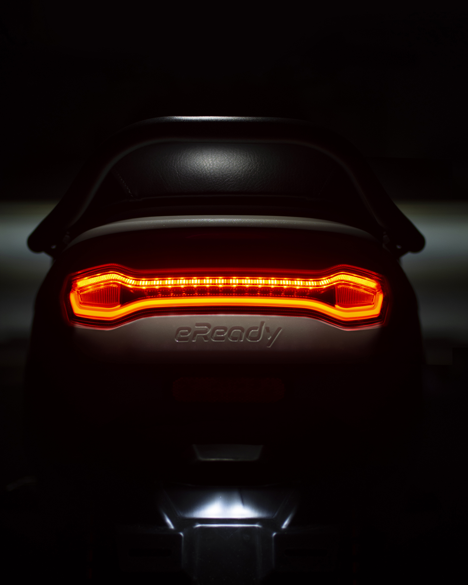 前一波公佈的廠照中,尾燈造型引發許多遐想