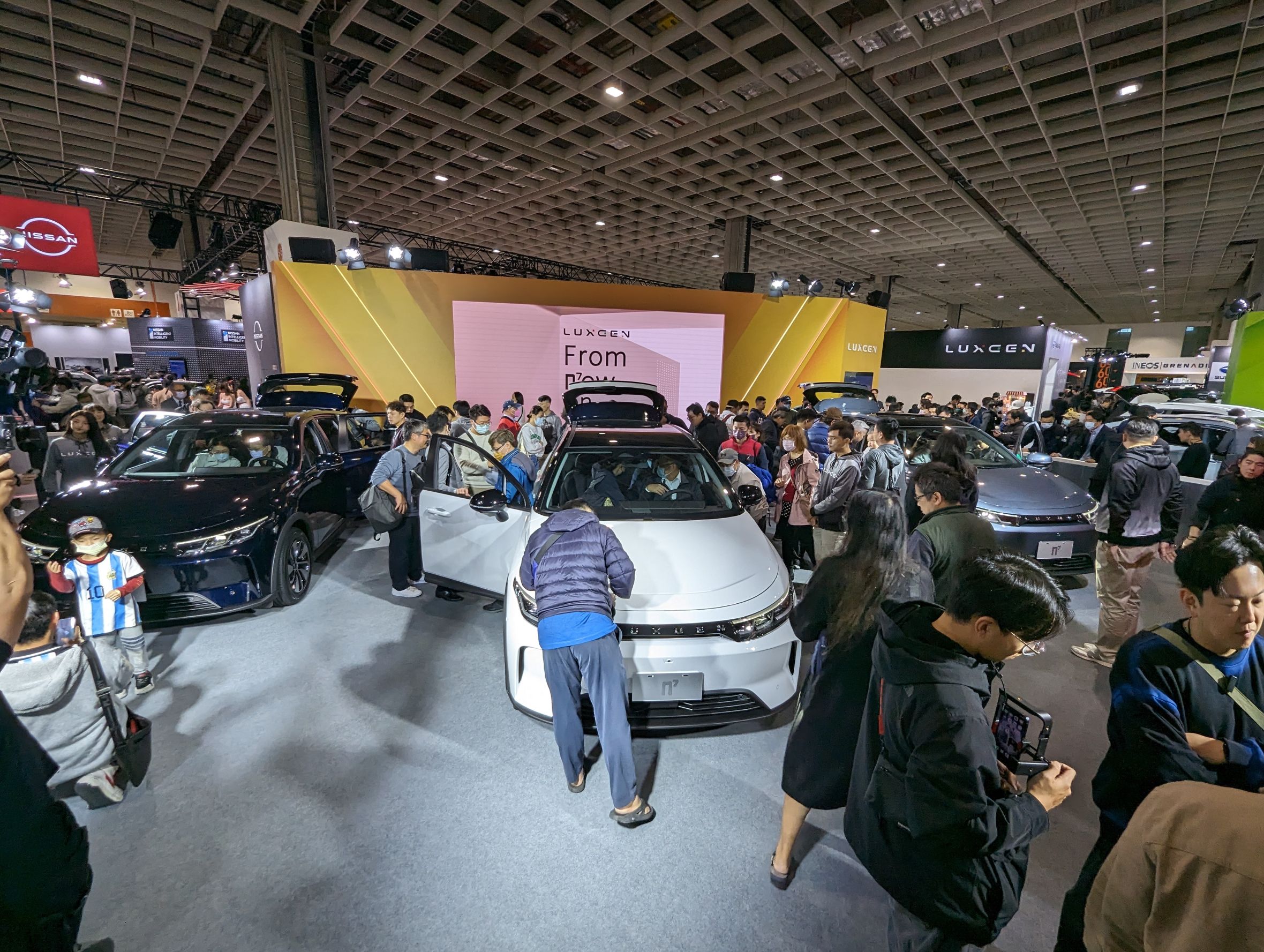 Luxgen n7沒有SG同樣也是人潮滿滿,說明只要車子有足夠吸引力,SG是否存在根本不重要。
