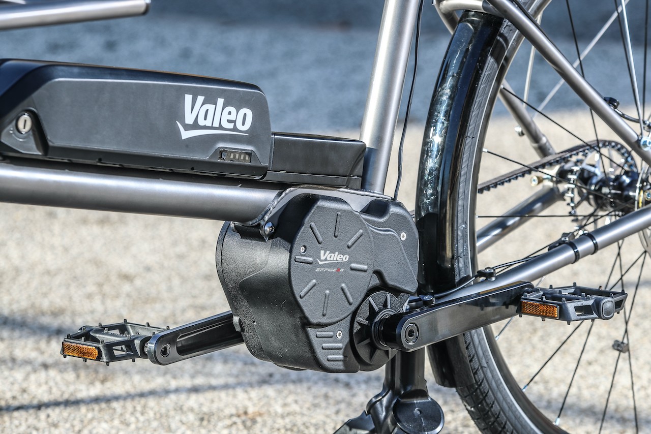 Valeo使用48V電動馬達和可拆卸電池設計,馬達可輸出最大130Nm扭力