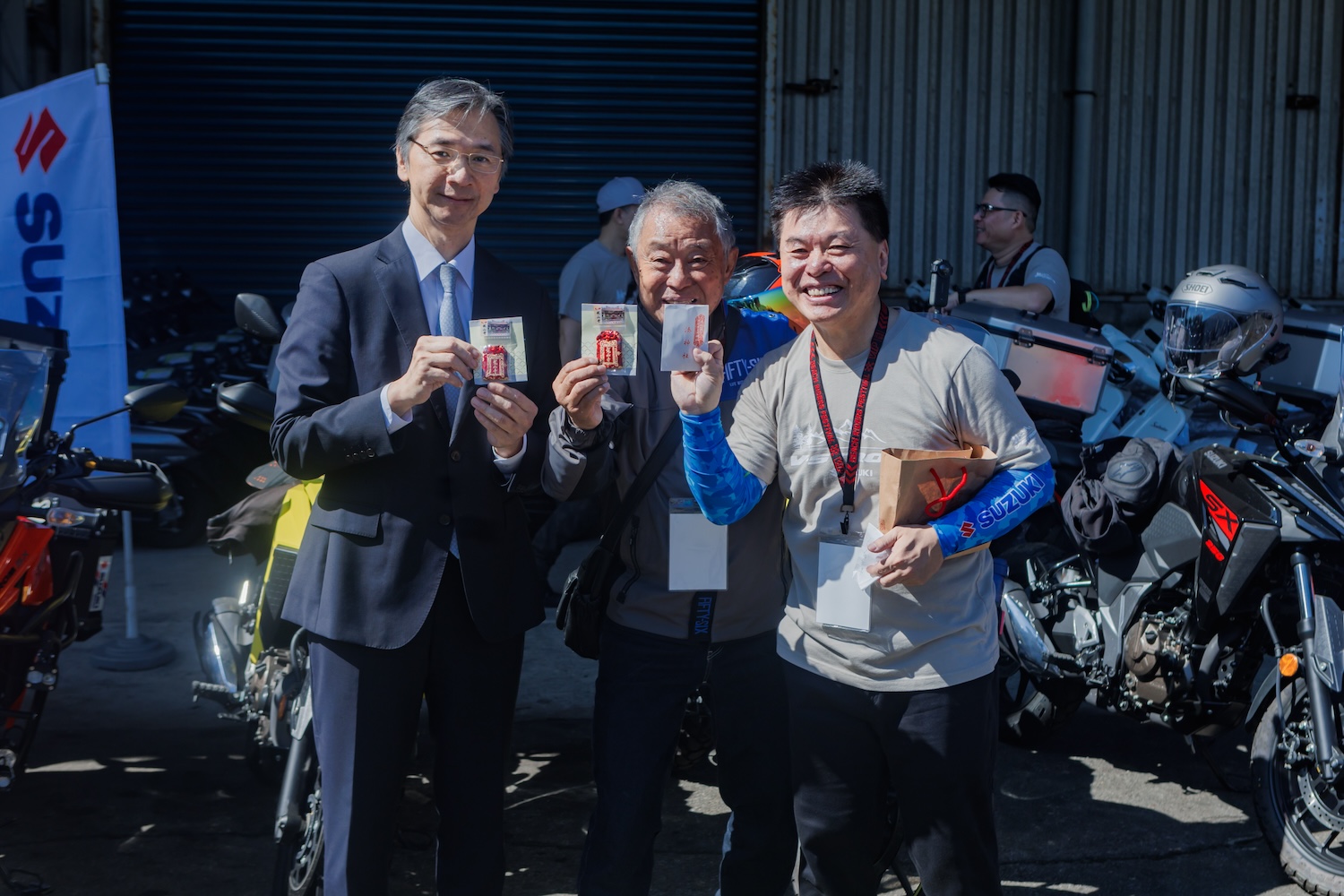 賀曾利隆先生特別騎車1000公里，前往日本東北的閖上湊神社”祈求100個『騎士御守』帶來台灣，台鈴機車董事長也特別回贈龍山寺的平安符
