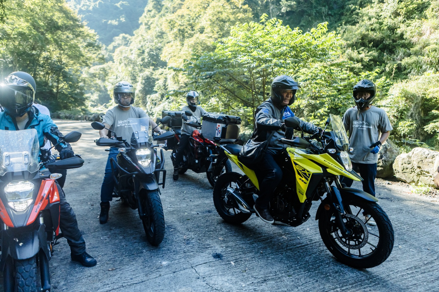 小錦屏野溪溫泉的路況相當有挑戰性，不過這一點也難不倒已經76歲的賀曾利隆先生