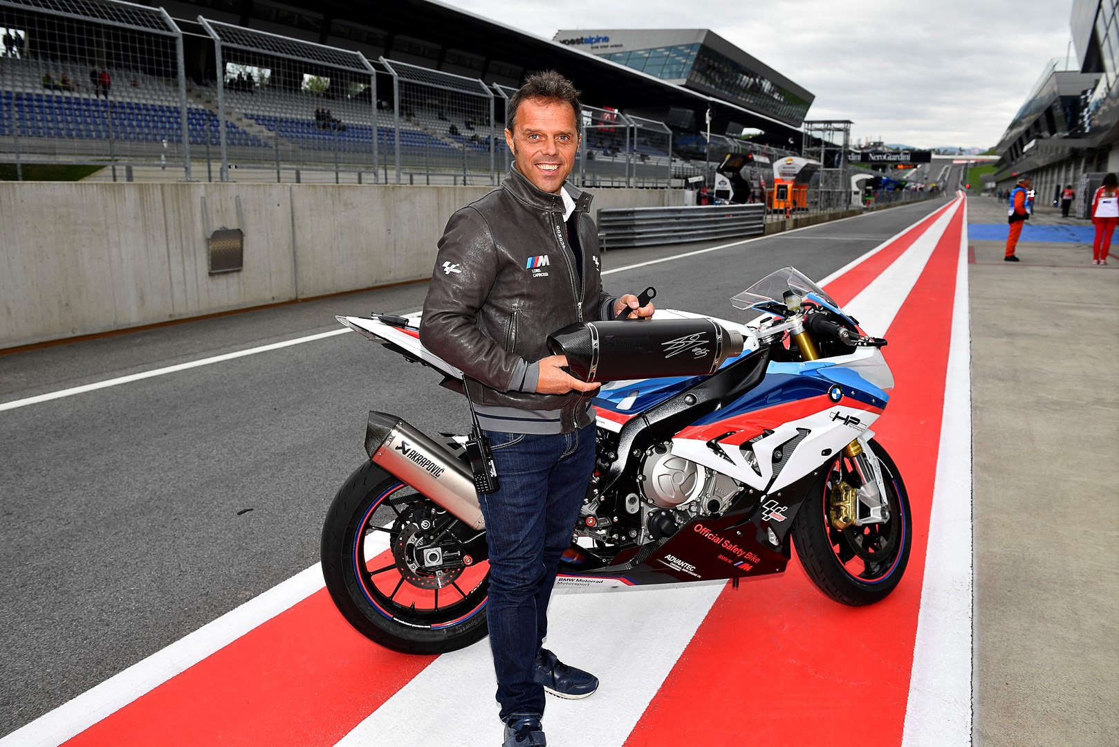 Loris Capirossi簽名於BMW S1000 RR 用 25周年紀念排氣管