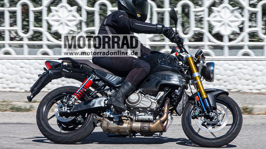 整台車的比例和設計語彙都頗有Triumph Speed 400的味道