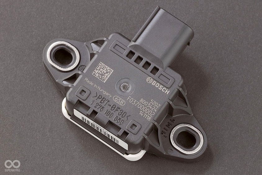 IMU慣性測量儀，能為ECU提供精準且即時的車輛動態數據，使電控系統做動更為精準