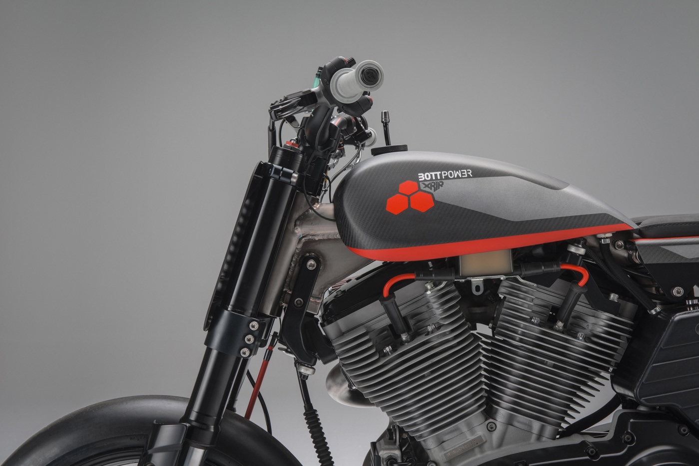 如此驚人的馬力還能通過歐盟四期法規,將來有可能會整車市售