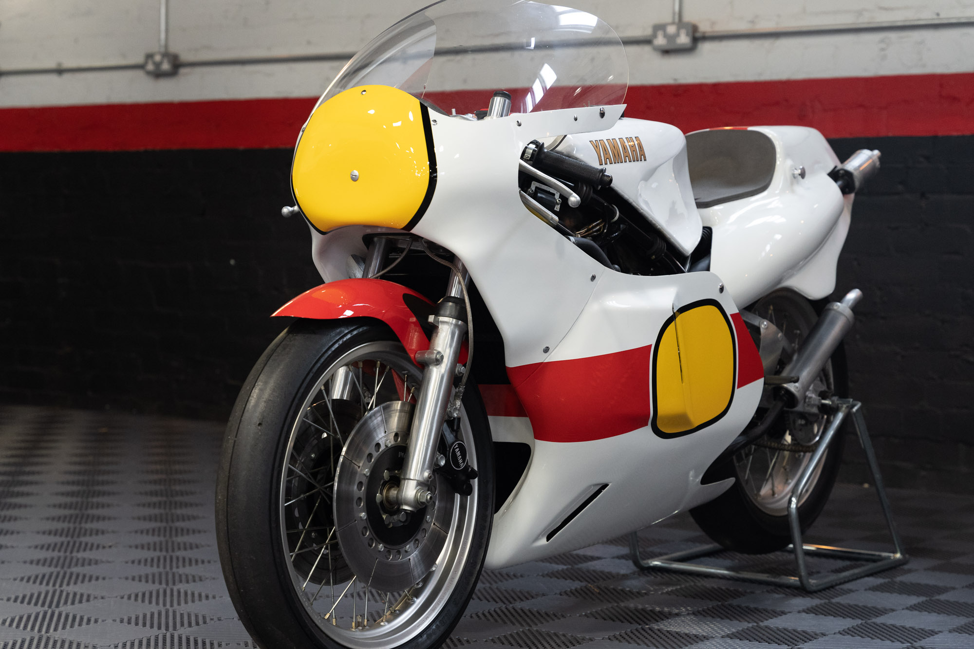 TZ500 GP是由當年MotoGP廠車YZR500改造而來的