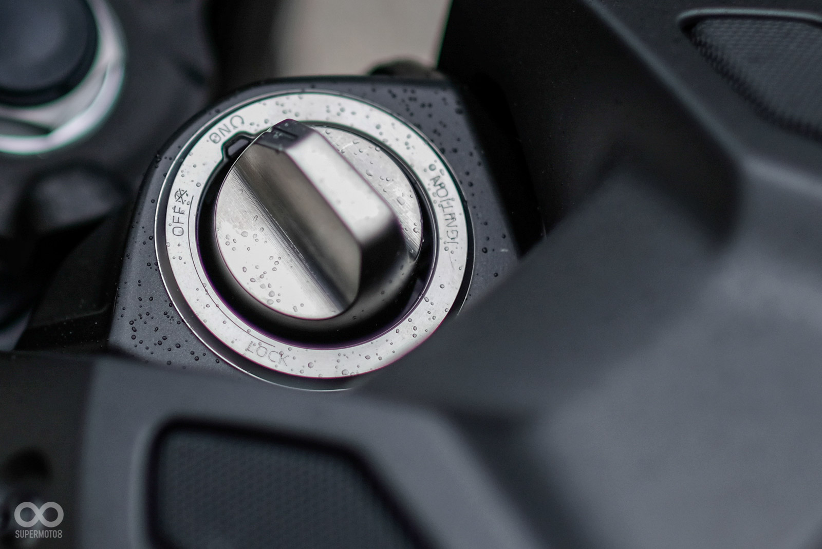 MT-09 Y-AMT也採用KEYLESS系統