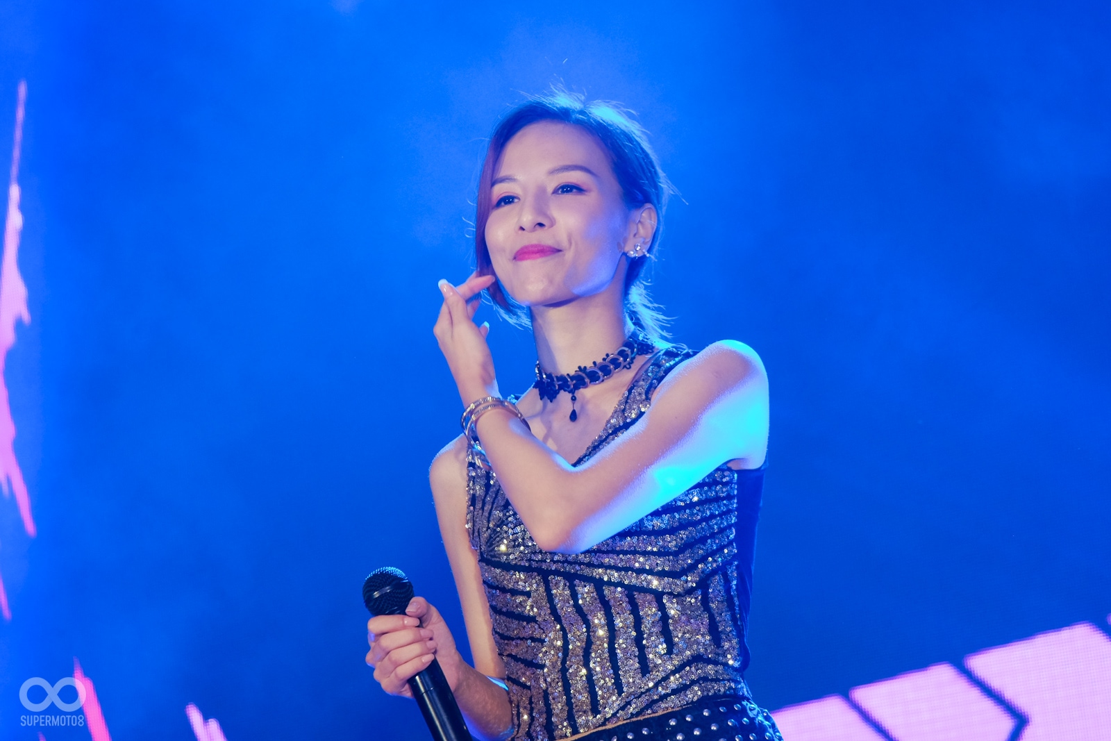 除了S女超人之外,知名的愛樂團也登台勁歌熱舞現場演唱