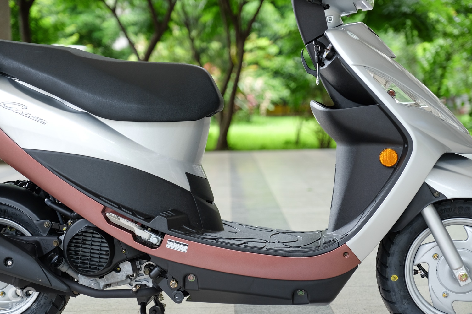 雖然是小車但腳踏空間相當充足