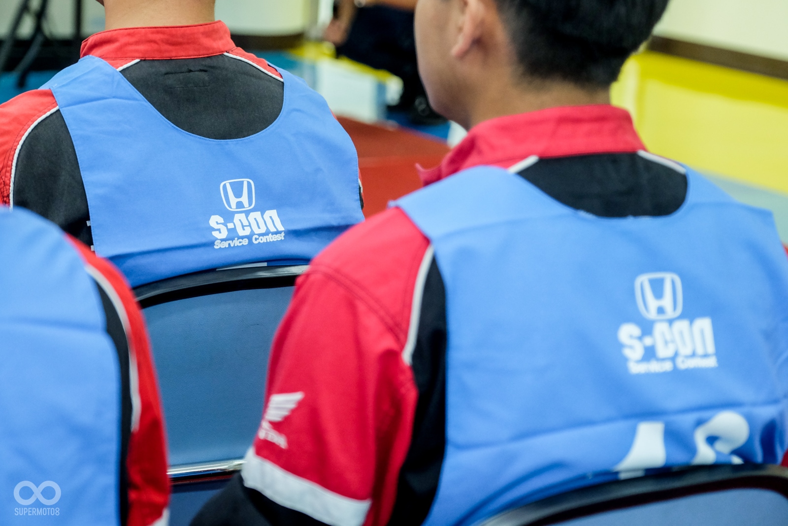 入口擺放HONDA Goldwing迎接參賽者、經銷商夥伴;選手需換上活動服裝與號碼衣