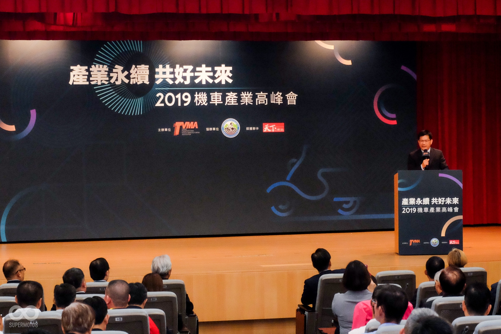 交通部長林佳龍也親自蒞臨現場致詞