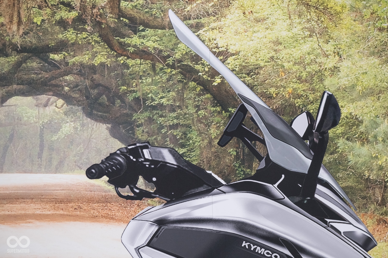 儀表板若改成越野賽常用的規格,本的位置究竟能填入什麼呢?因此,筆者認為儀表板變更的機會並不大