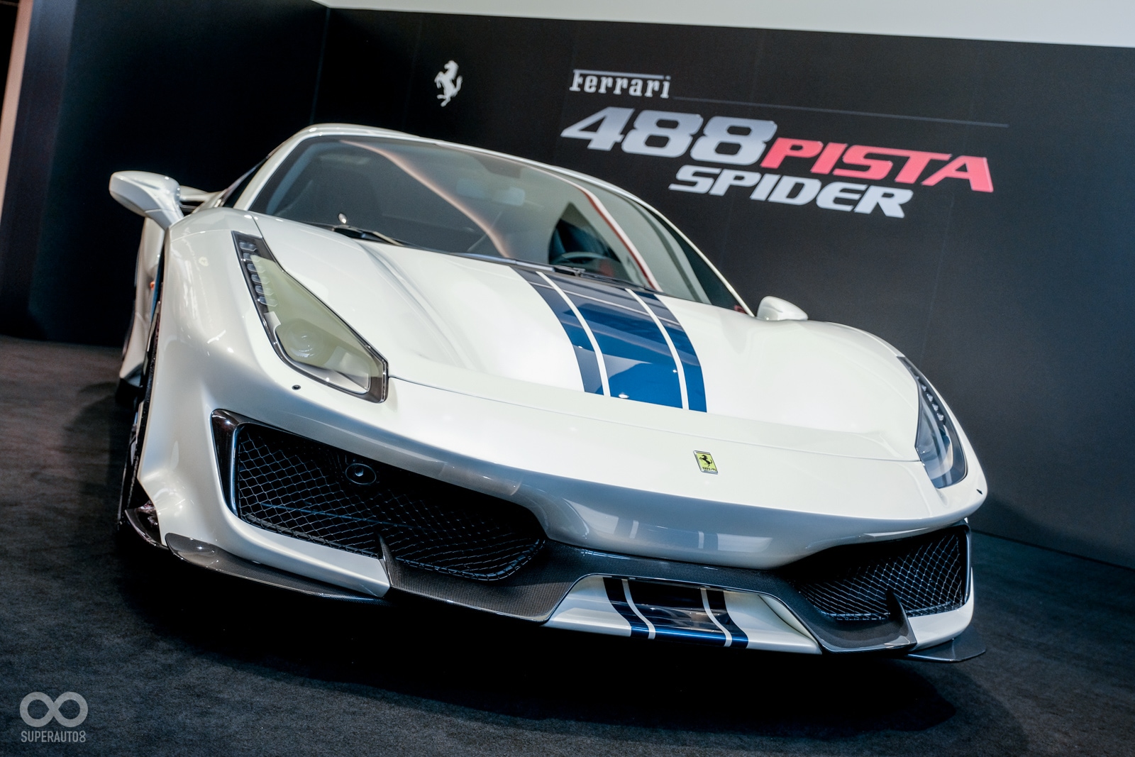 前保險桿內部擁有複雜的空力結構