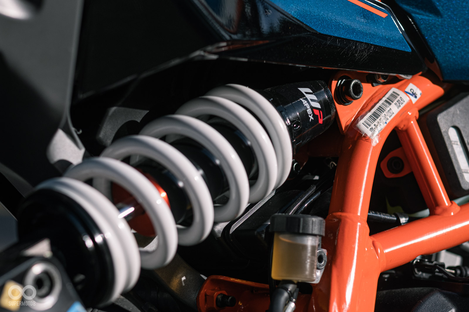 前後避震明顯升級,配備優於同級對手不少