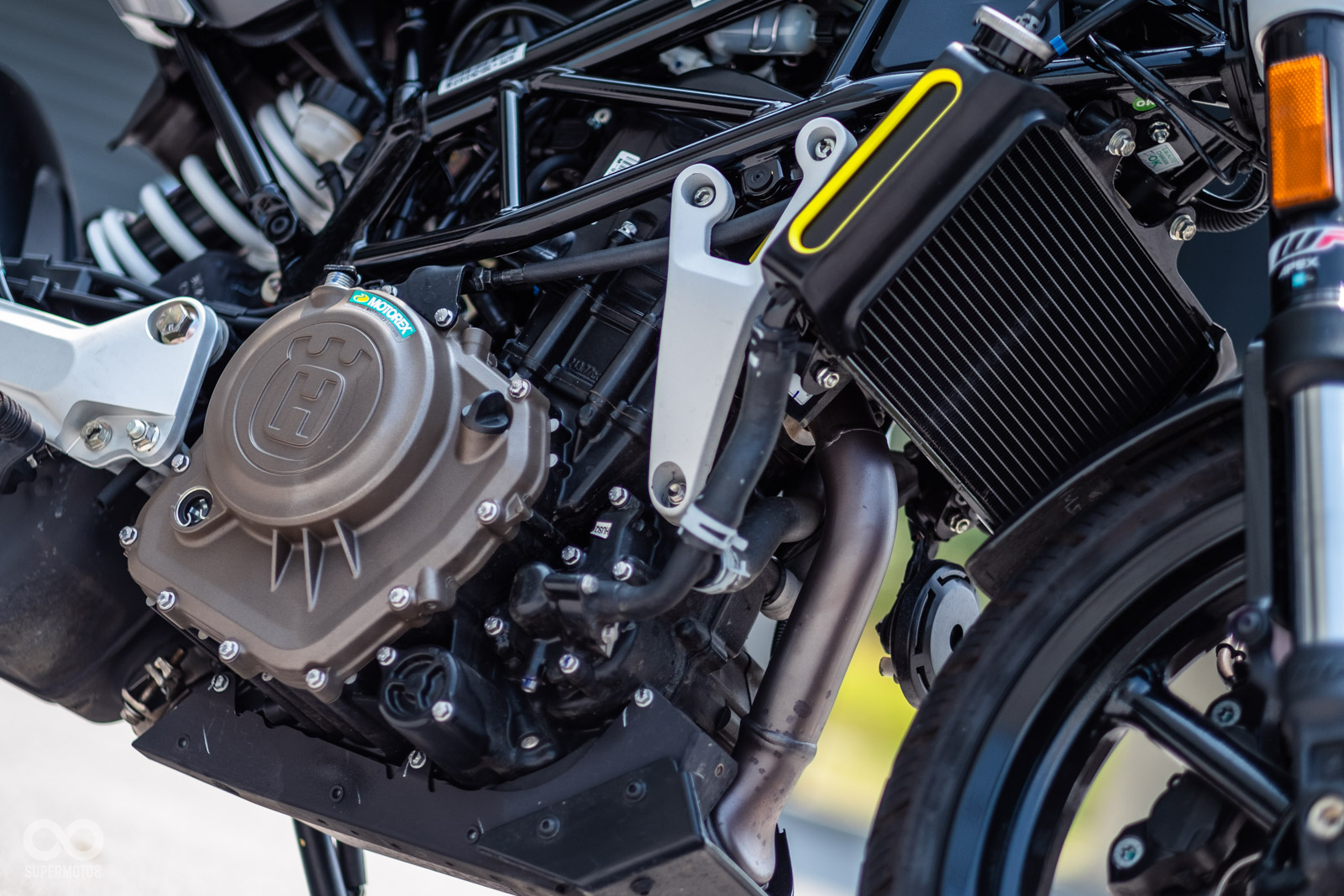 248.8 c.c.水冷單缸引擎,擁有31 PS馬力與25 Nm扭力