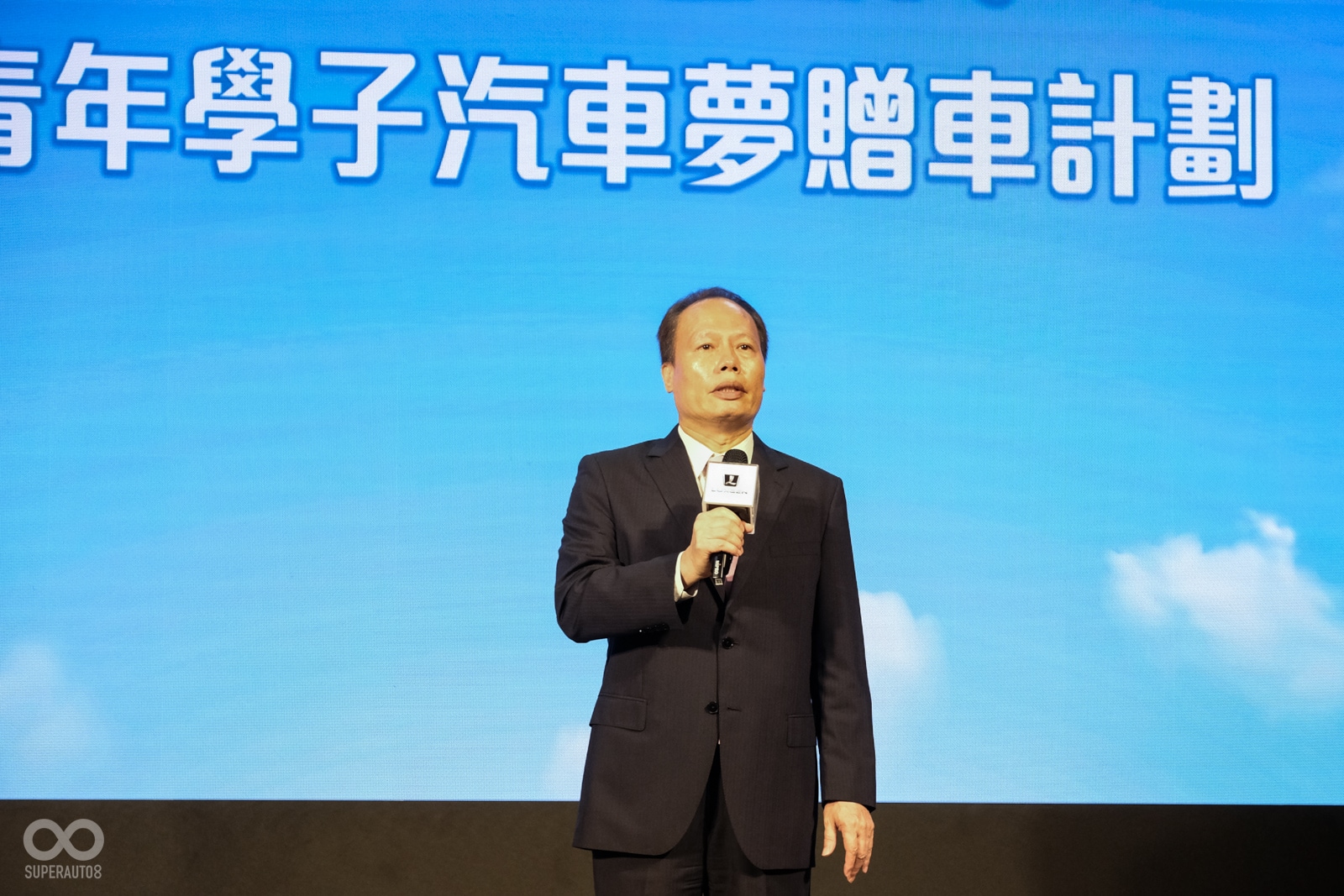 LUXGEN總經理蔡文榮親自主持本次的贈車儀式