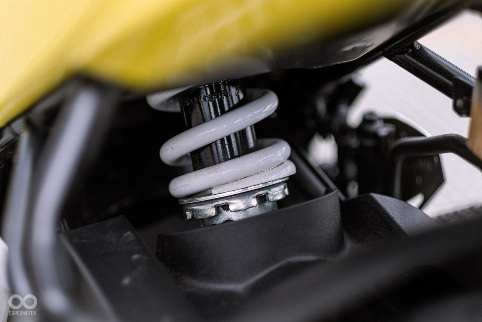 中置單槍後避震,具備7段預載可調