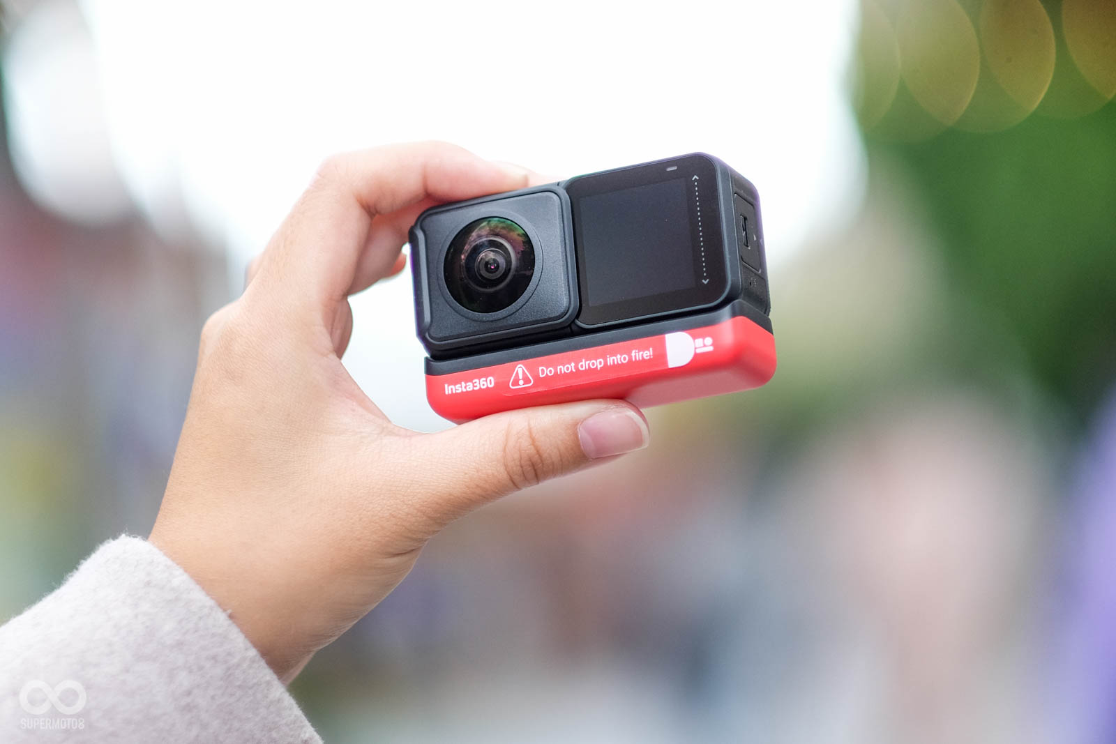 除了Leica 1英吋感光元件鏡頭之外,本次也同步實測360度全景鏡頭