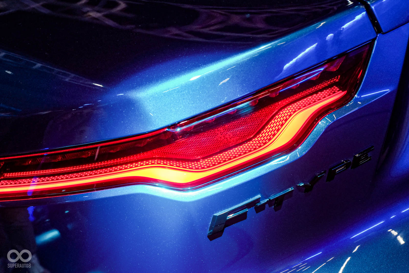 尾燈改為類似減速彎的線條設計相當有趣