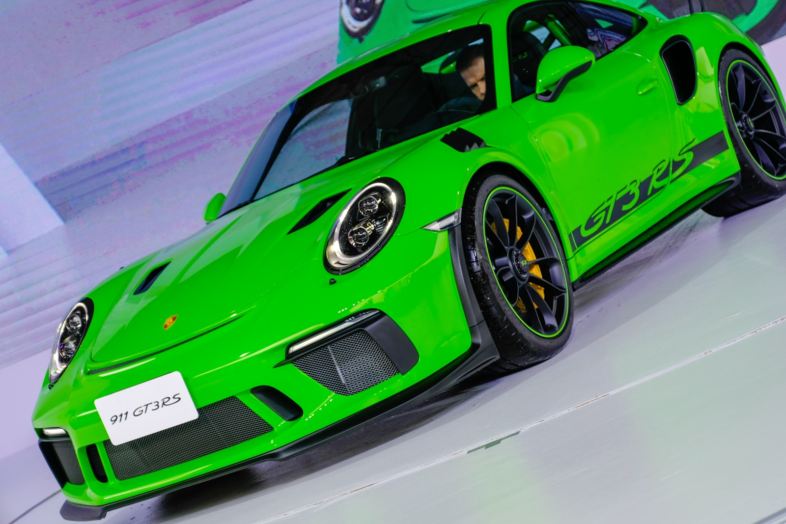 911 GT3 RS集結了保時捷最新的賽車科技於一身