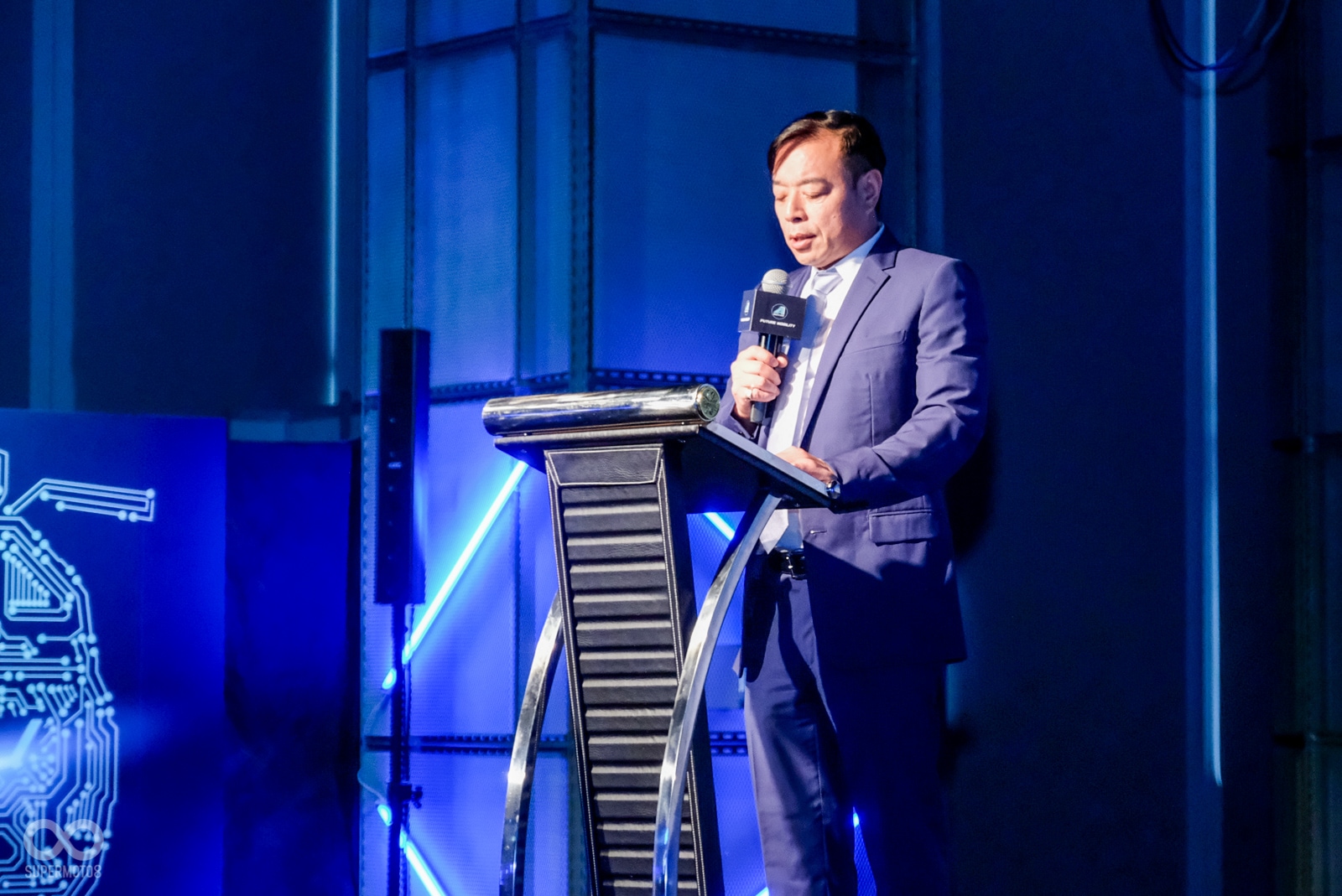 宏佳騰機車董事長 鍾杰霖來到發表會現場致詞
