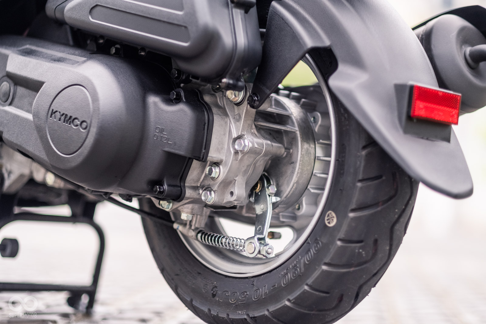 後煞車同樣為鼓式煞車