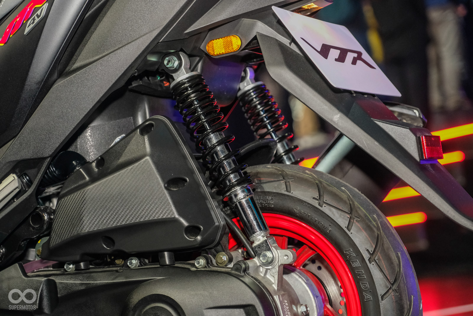 複桶式雙槍後避震